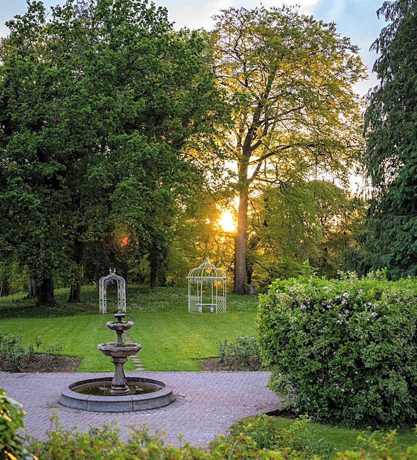 Castle Oaks House Hotel