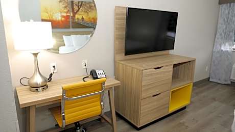 Days Inn by Wyndham Suites San Antonio North/Stone Oak