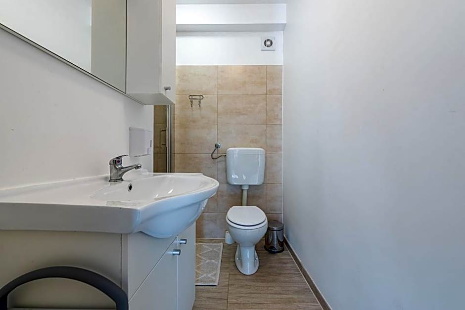 Apartmani Curic beachfront by Pag tours