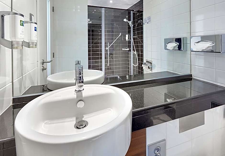 Holiday Inn Express Lisbon Alfragide By IHG