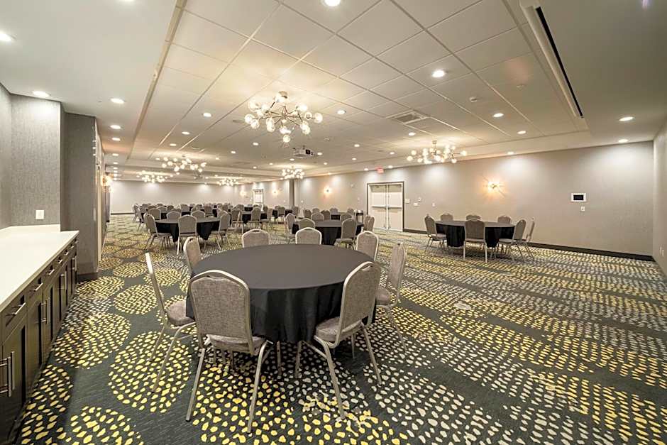 Holiday Inn & Suites Decatur-Forsyth By IHG