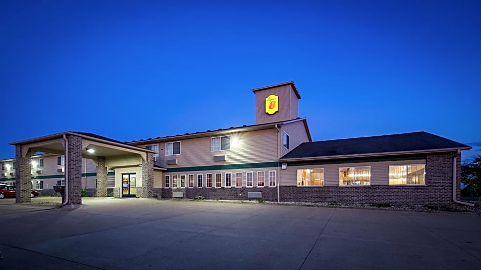 Super 8 by Wyndham Neillsville WI