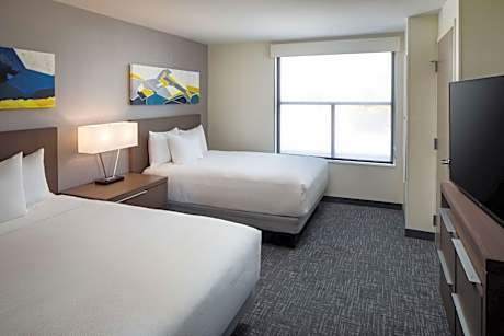 One-Bedroom Suite with Two Queen Beds with Sofa Bed, Kitchen and Tub - Disability Access