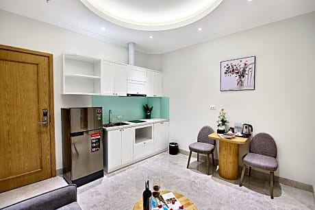 Deluxe Studio Apartment with Balcony