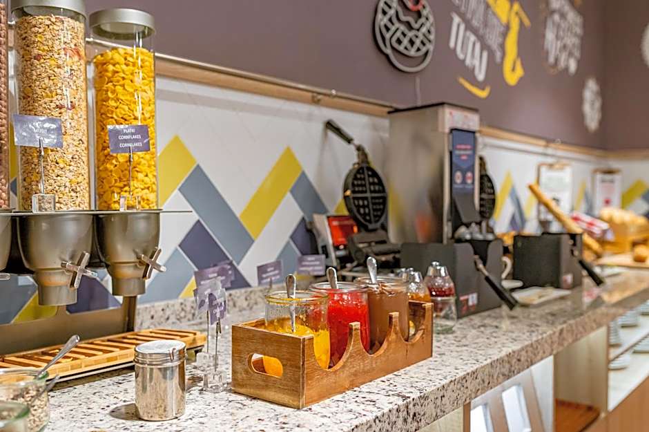 Hampton By Hilton Warsaw Airport