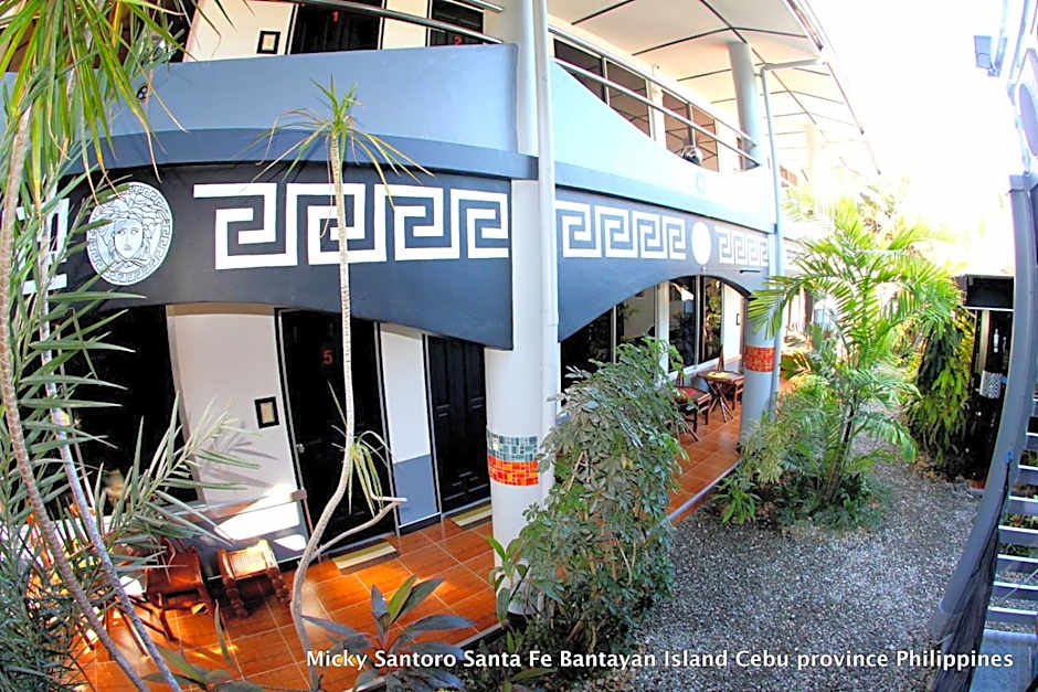 Micky Santoro Hotel & Restaurant