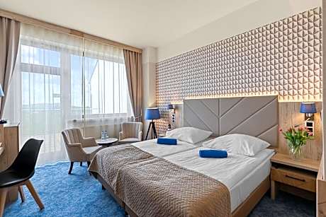 Twin Room with Mountain View