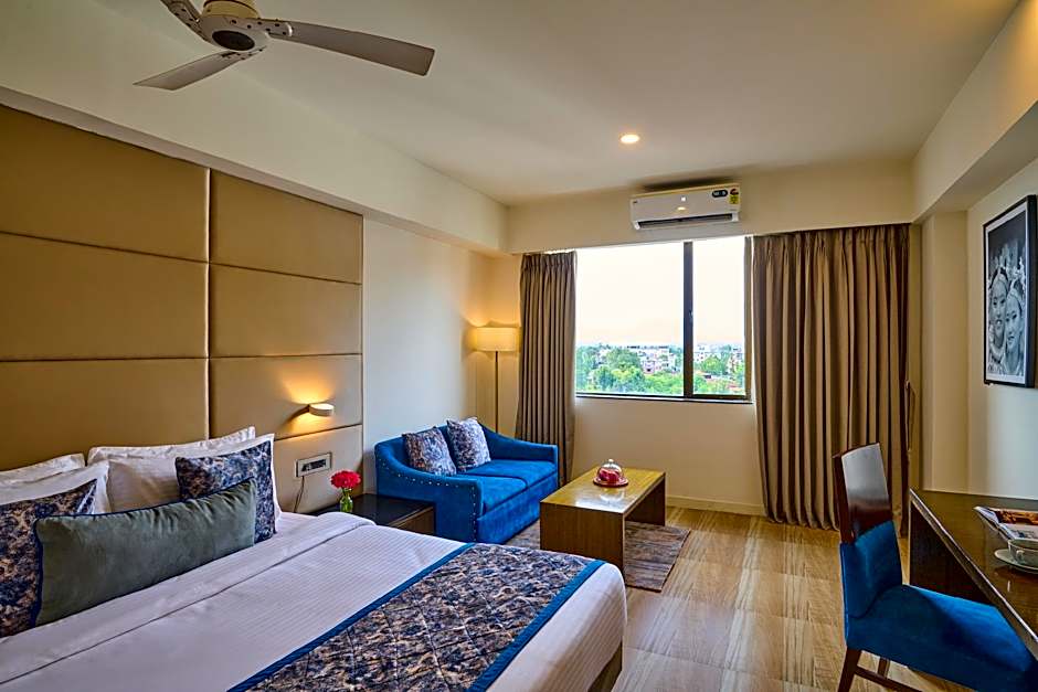 Voyage Milestone Hotel & Banquet