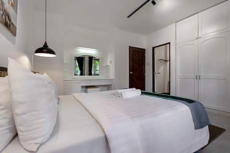 Deluxe Bungalow with Garden View