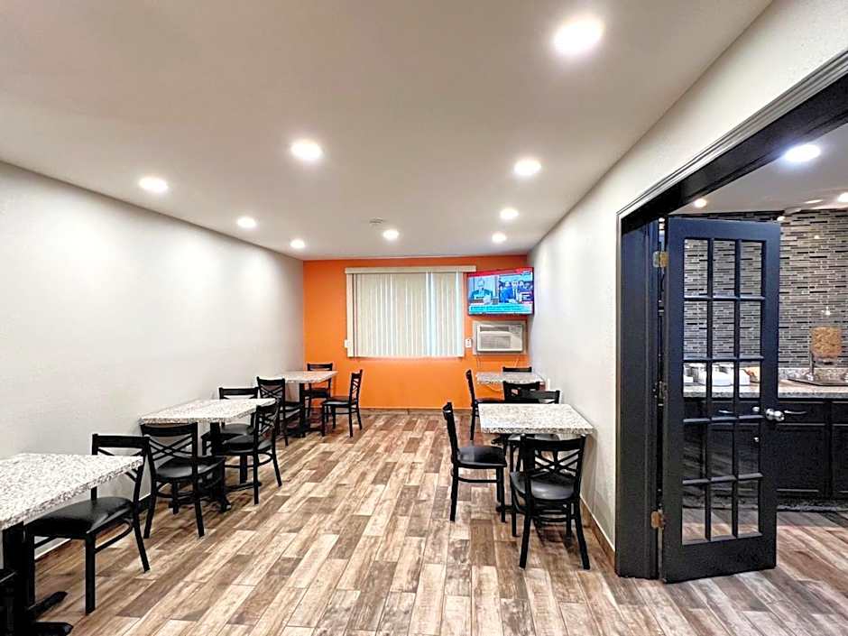 Super 8 by Wyndham Cedar Rapids