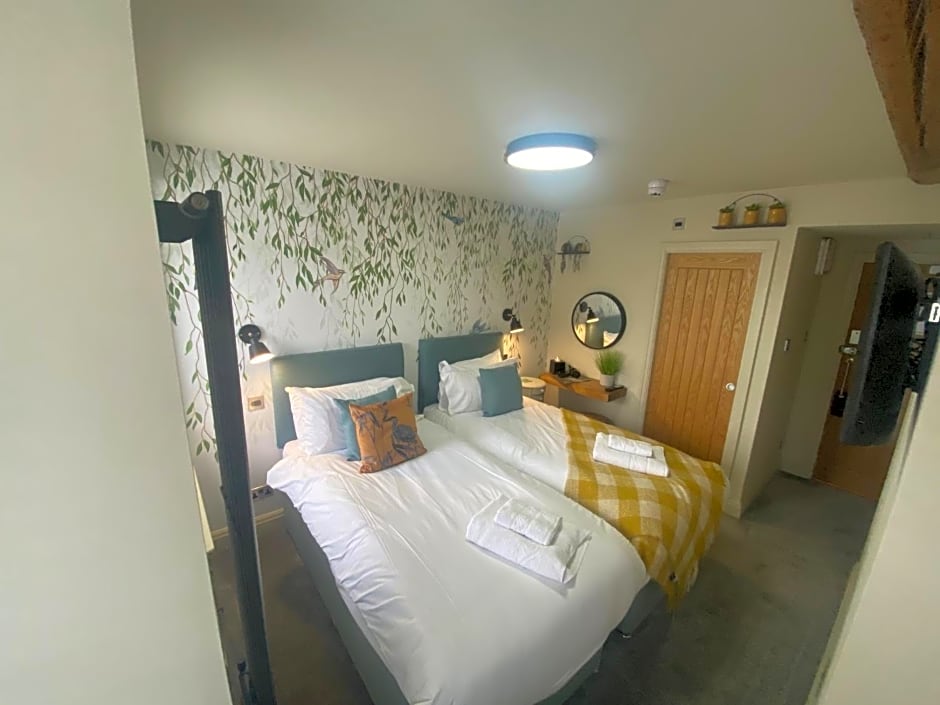 The Hive at Poppi-Red