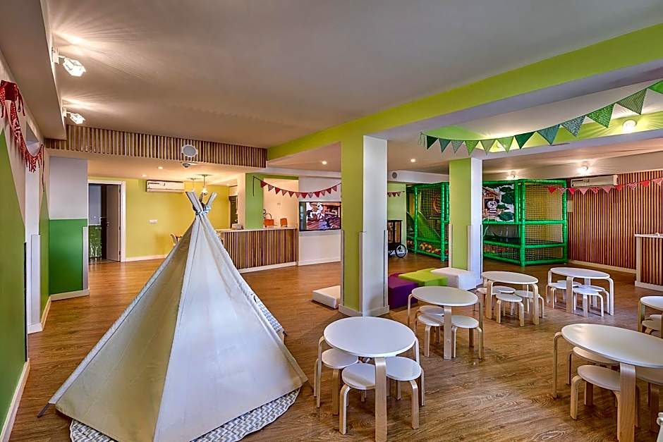 Hotel LIVVO Koala Garden