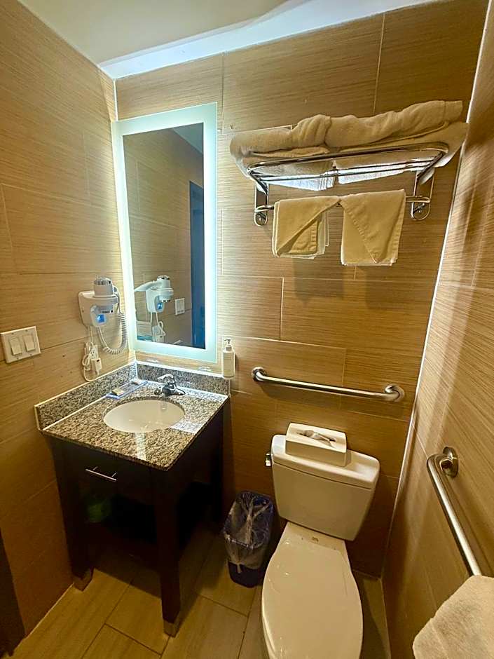 Days Inn by Wyndham Brooklyn Borough Park