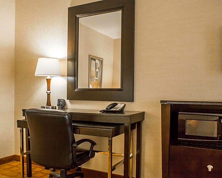 Comfort Suites Edinboro