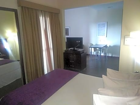 SUPERIOR CAPACITY 01