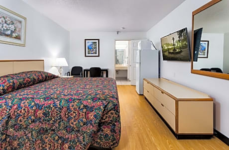 Superior 1 King Bed Non Smoking