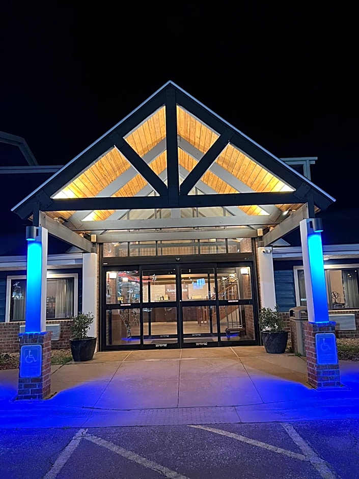 AmericInn by Wyndham Kearney