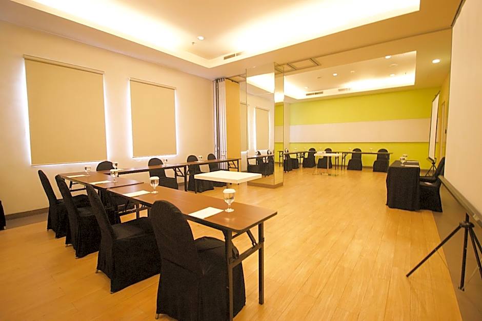 Zest Hotel Jemursari