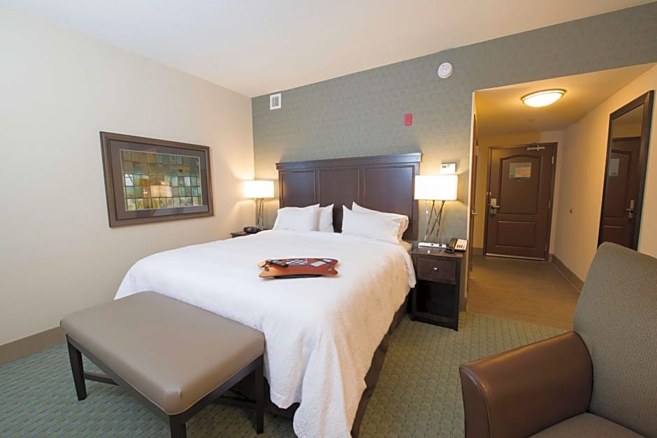 Hampton Inn By Hilton & Suites Bismarck Northwest