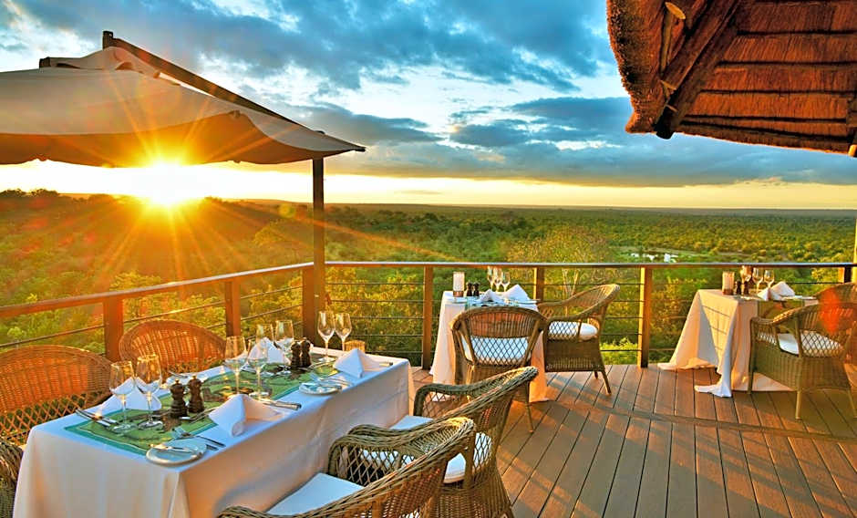 Victoria Falls Safari Club