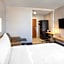 Clarion Pointe