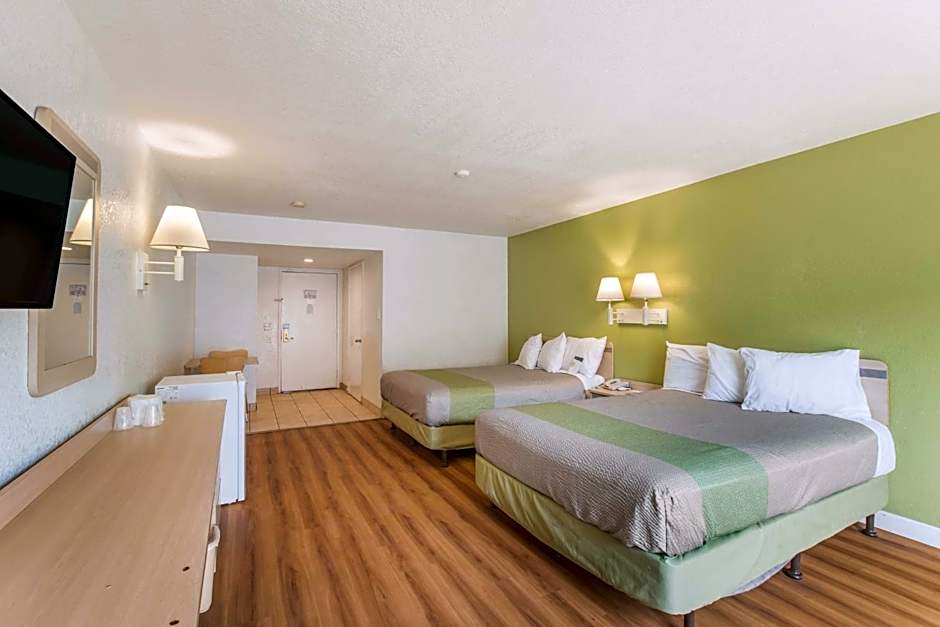 Motel 6 Hemet