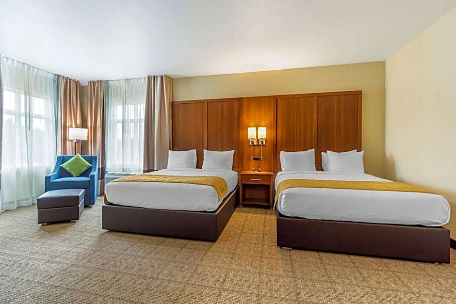 Comfort Inn & Suites Lakewood by JBLM