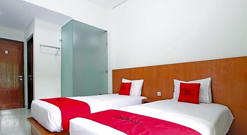 RedDoorz @ Turangga Sari