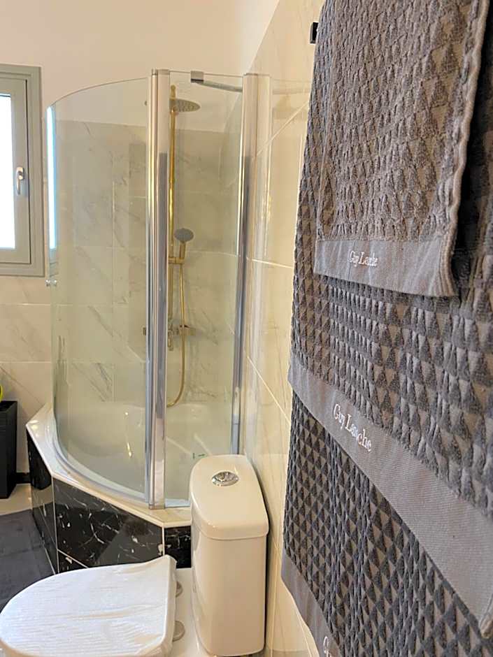 Zandre Luxury Suites