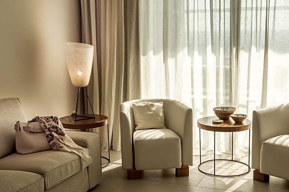 Anemi Hotel & Suites