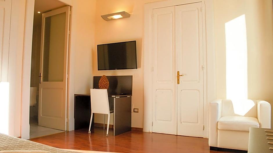Apollo Suites