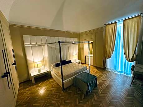 Junior Suite with Balcony