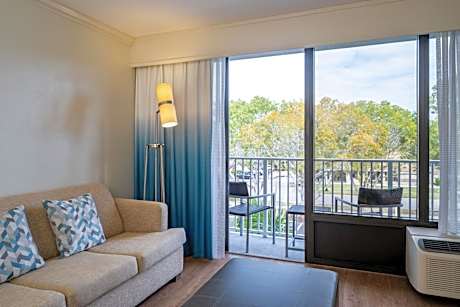 Guest room, 1 King, Balcony