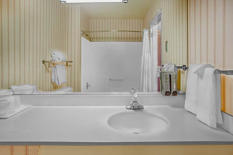 Ramada by Wyndham Barstow