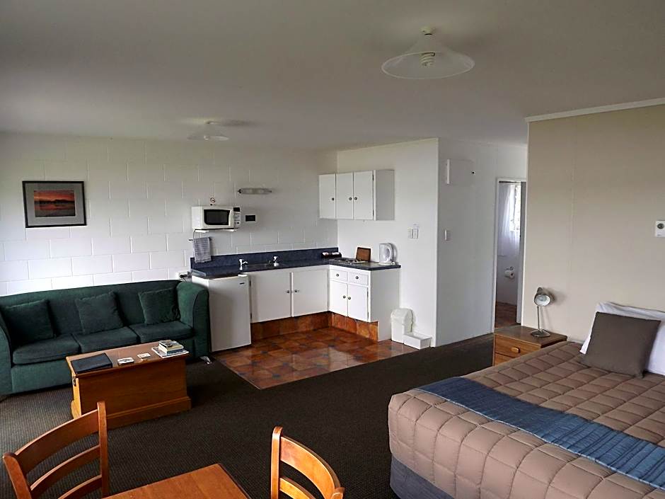 Photo 1 of 11 of Standard 1 Bedroom Suite, Nonsmoking, Harbor View