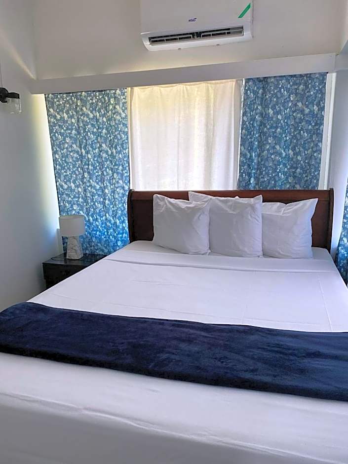 Pineapple Court Hotel