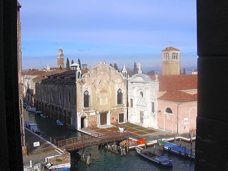 At Home a Palazzo