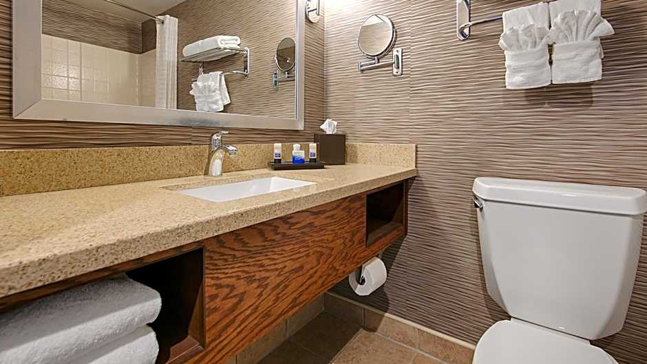 Best Western Plus Rama Inn