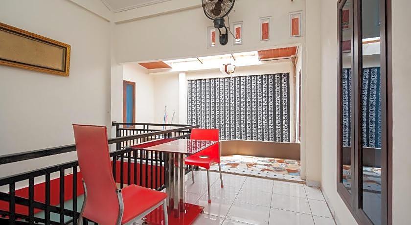 OYO 3305 Bumi Siliwangi Residence