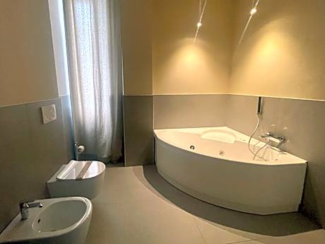 Deluxe Suite with Spa Bath