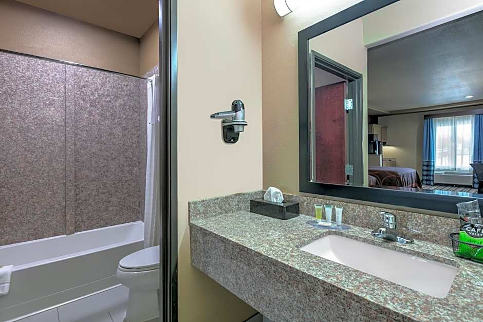 Super 8 by Wyndham Karnes City