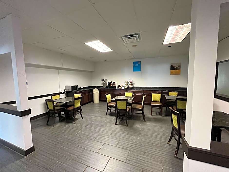 Studio 6 Suites Clarion, PA