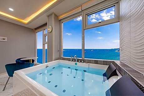 Samcheok White Romantic Pension