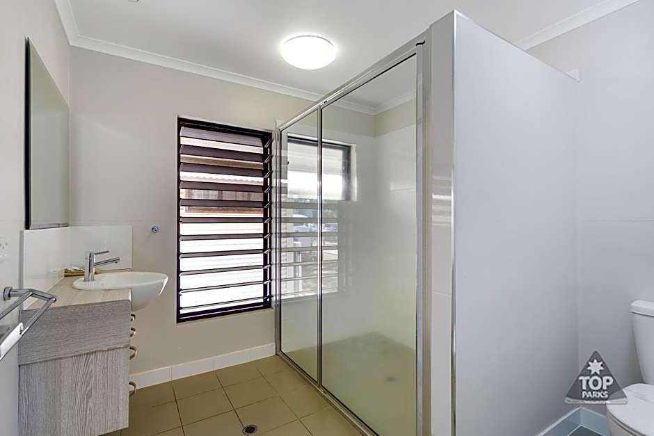 Cardwell Beachcomber Motel & Tourist Park