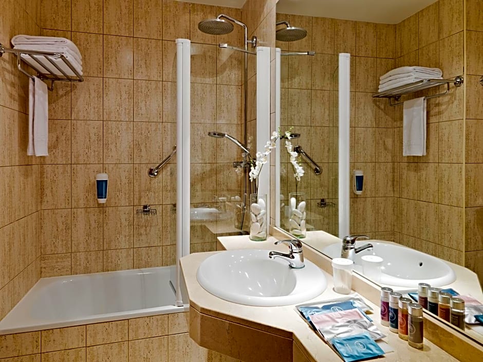 Barcelo Santa Cruz Contemporáneo