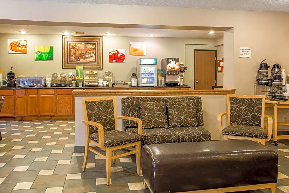 Quality Inn & Suites Marinette