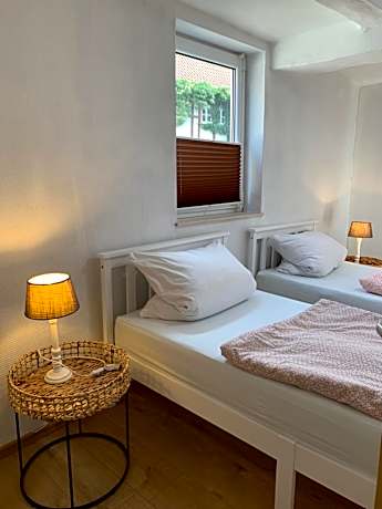 einfache Monteurswohnung am Ederseeradweg mit 2 Schlafzimmern, Terrasse, Parkplatz - Wohnung 2