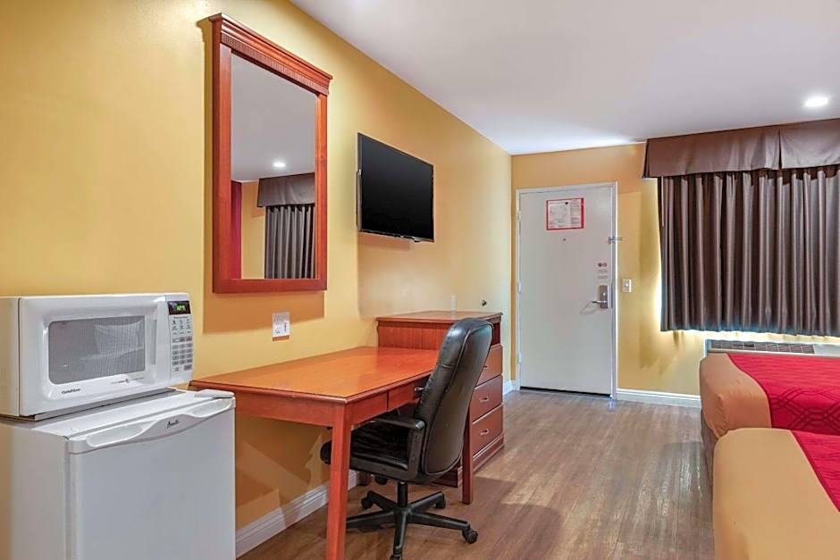 Rodeway Inn Carson - Los Angeles South