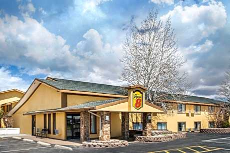 Super 8 by Wyndham Craig