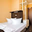 Apple City Hotel